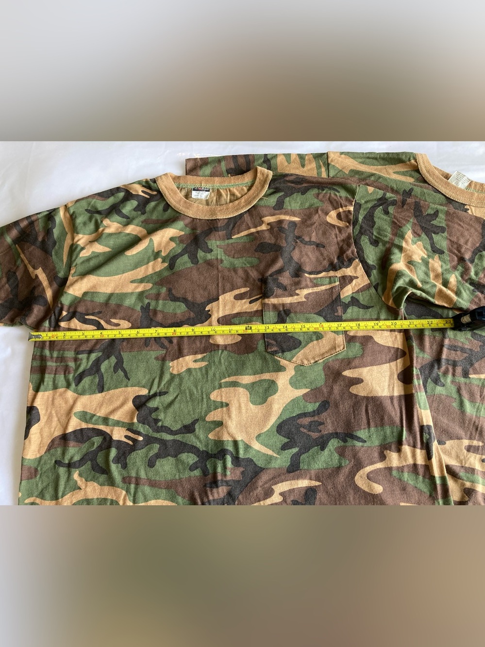 2 camouflage pocket tees L
